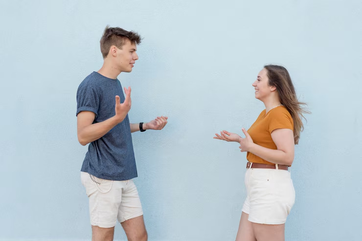 fille-garcon-parlant-apres-fin-quarantaine_23-2148639775 (1)